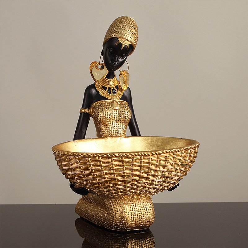 Vintage Collectible Furniture - Afrikaans meisje met een bord sculptuur