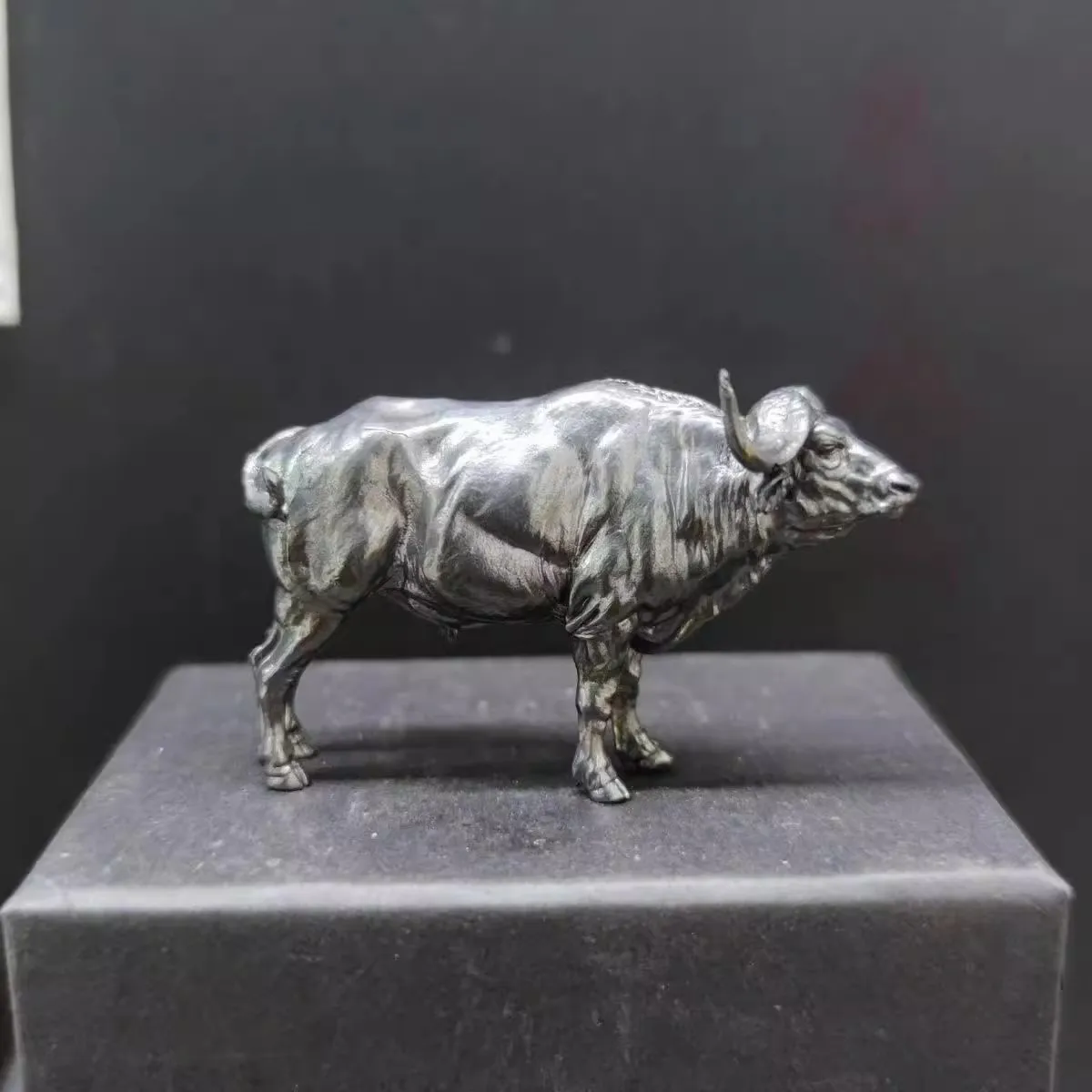 Vintage Collectible Furniture - Messing Afrikaanse Buffalo Sculptuur, Solide Realistisch